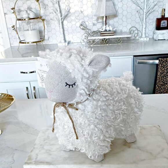 NEW! BOHO FARMHOUSE RESIN & FAUX FUR LARGE LAMB DECOR - Picture 6 of 7